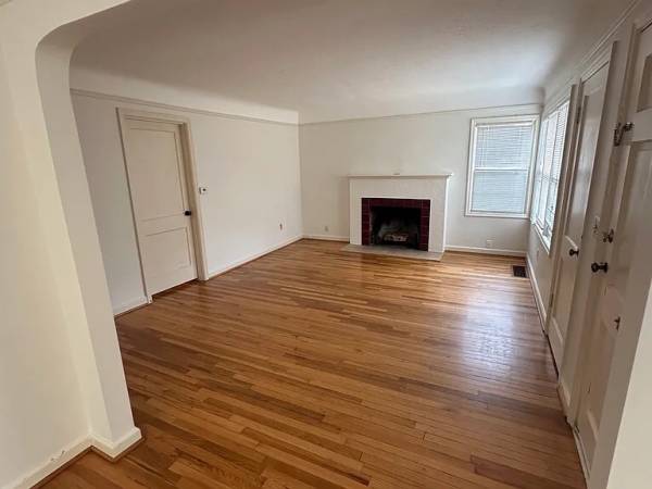 $1,350 / 2br - 983ft2 - Beauiful Two bedrooms, one bath (Portland)63870109068803121
