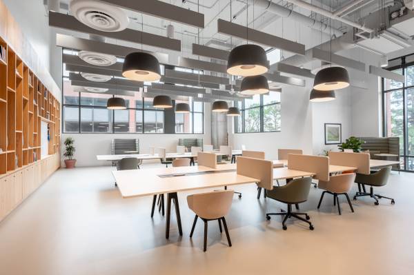 Touchdown → WORK → take-off | coworking desks 1