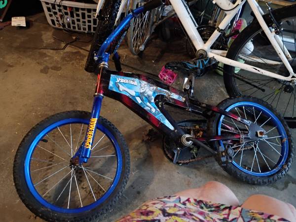 Spider-Man kid's bicycle 1