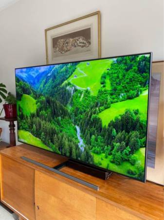 Samsung 85" Smart TV 1