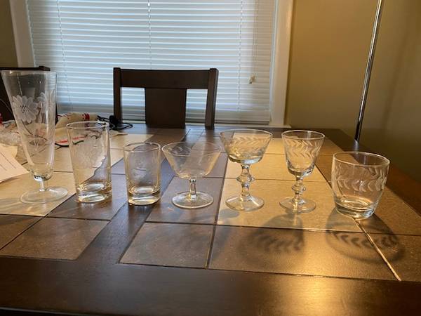 Authentic Hughes "cornflower" crystal, 6 Riesling glasses 1