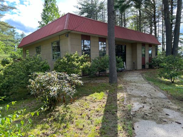 $600 / 150ft2 - Office space available in commercial building (somersworth)63986779948802123