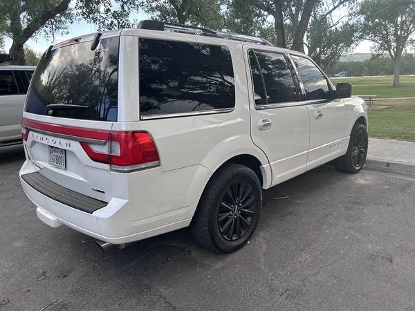2015 Lincoln Navigator - $10,900 (Sheridan)63442860109699122