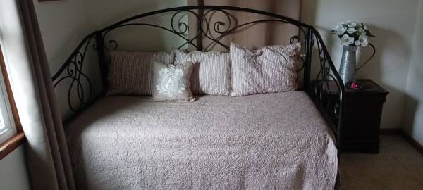 Daybed frame 1
