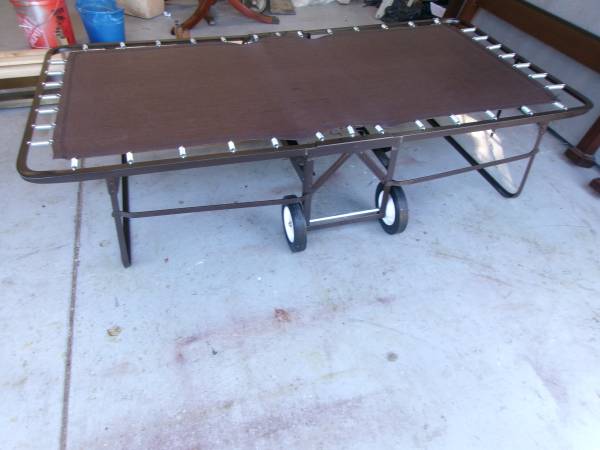 NEW QUALITY TWIN SIZE ROLL AWAY BED (PIC) 1