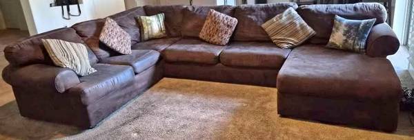 Brown U-Shaped Sectional Sofa 1