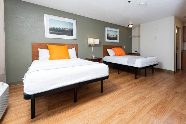 Microwave, Free Parking, Guest Laundromat on Site 1