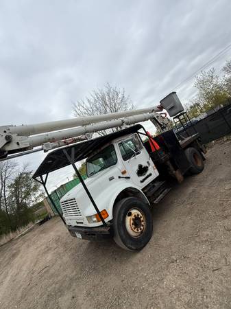 2000 International 4700 - Photo 2
