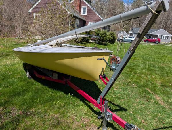 Chrysler 17 foot fiberglass sailboat 1