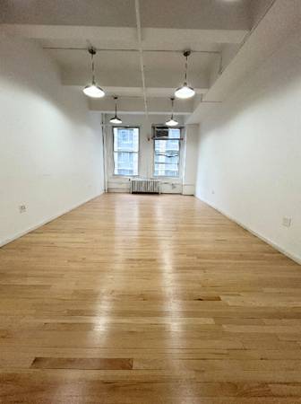 🛑$3200*BRIGHT OPEN SPACE*NICE LOBBY/DOORMAN* 1