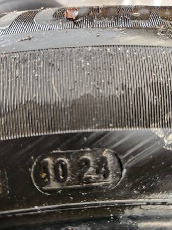 255-60-18 used tire - $70 (Oceanside)63471473600769124
