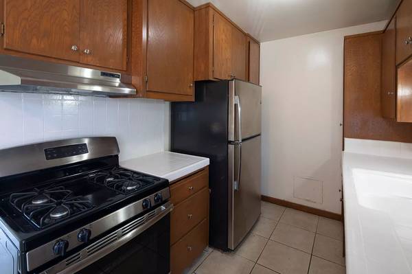 Del Mar 2BR/2BA with Pool and Parking ~ 1 Block from The Beach! 1