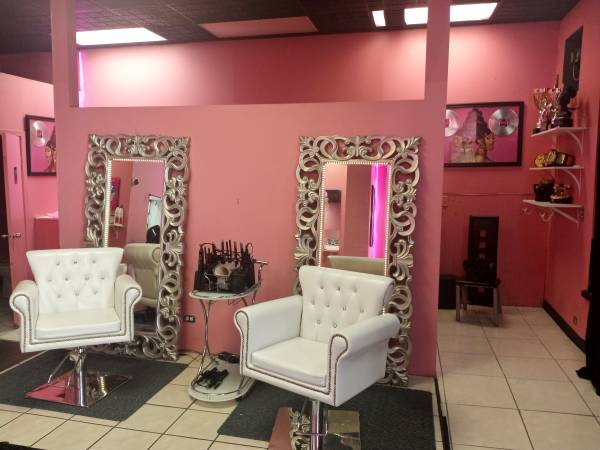 ** BOOTHS FOR RENT  HAIR SALON : SOUTHSIDE  woodlawn / hyde park 1