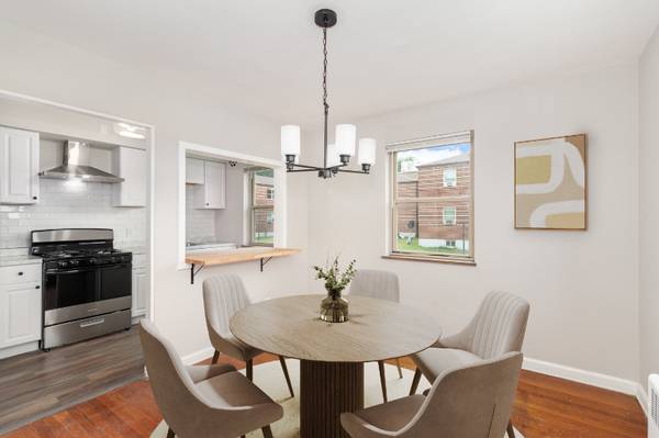 $1195.00 / 2br - 1000ft2 - RENOVATED 2 BED - READY NOW63974474923778122