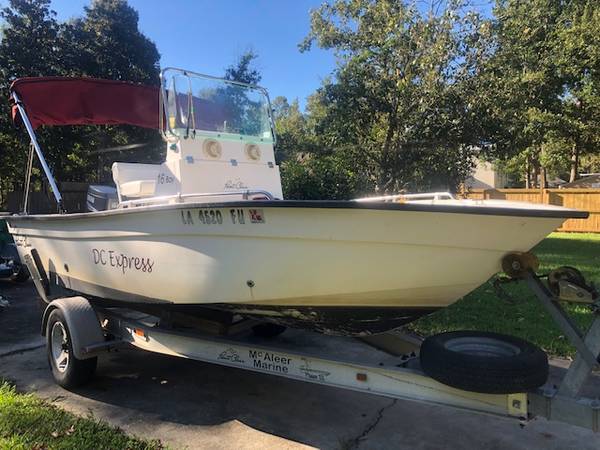 16' POINT CLEAR CENTER CONSOLE COMPOSITION BOAT 1