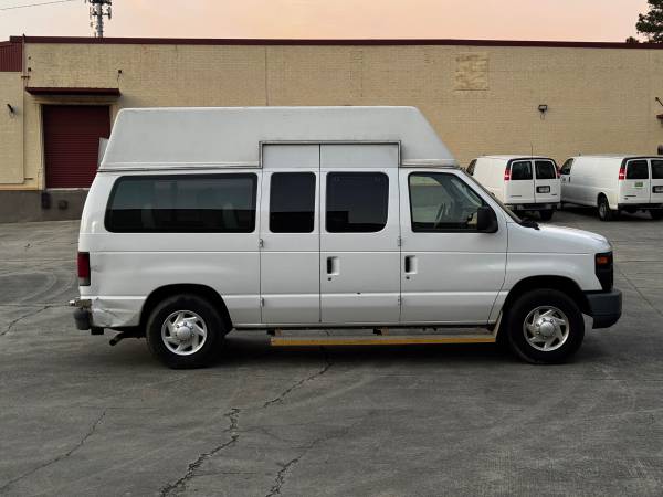 2013 Ford E-150 Wheelchair Van - Photo 2