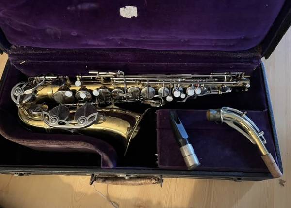 Student saxophone and clarinet 1