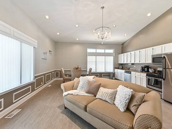 $1,675 / 2 habitaciones - 978 pies² - Ciudad fuera. Tranquilidad dentro. (Waukegan, IL 60087)63846717066115122