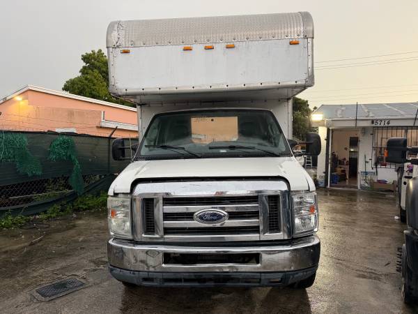 2011 Ford E350