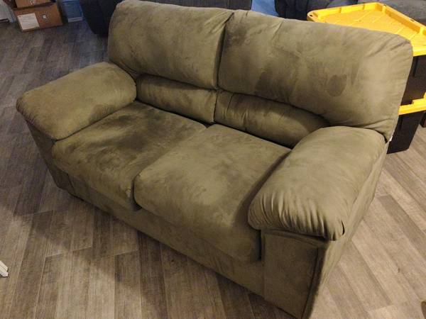 Loveseat 1