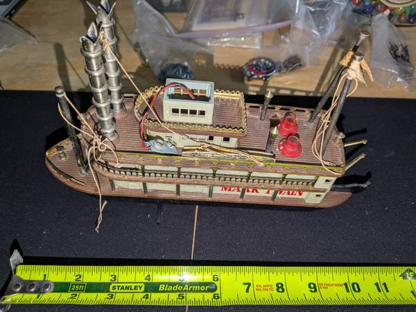 1970s MARK TWAIN Paddlewheel Riverboat AM Transistor Radio. 1