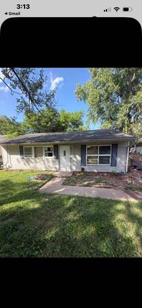 Spacious 4 Bed/1 Bath Single Family Home in Cahokia Heights - $600/mo 1