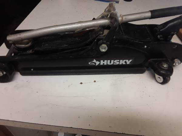 Husky floor Jack 1