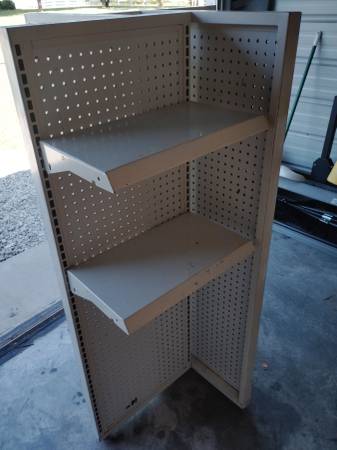 Center Peg Rack w/ 2 Movable Shelves 1