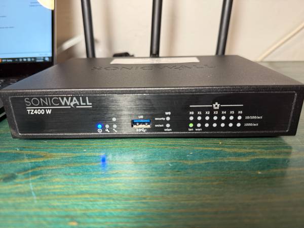 SONICWALL TZ400W 1