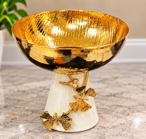 Pedestal Serving Bowl 1