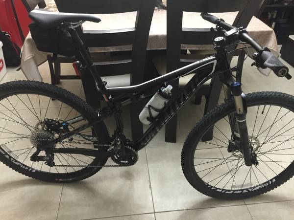 Specialized Epic Comp 29 (M) 1