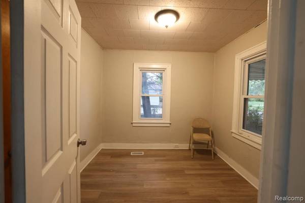 $1450.00 / 3br - 852ft2 - Charming 3 Bed, 1 Bath Single Family Home in Hazel Park, MI63926727718914122