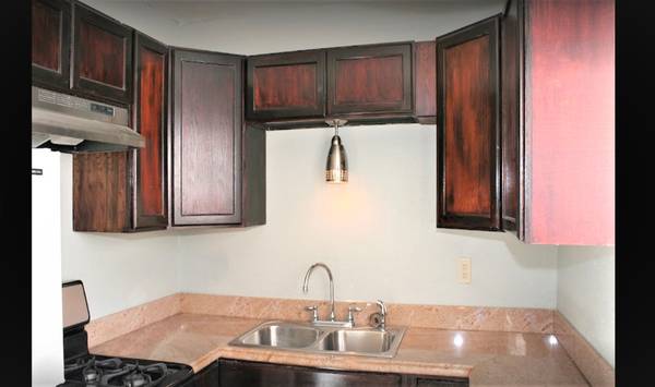 $890 / 2br - 850ft2 - From Errands to Evenings Out — It’s All Close By. (Tulsa)63982279529474122