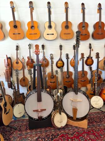 Banjos galore 1