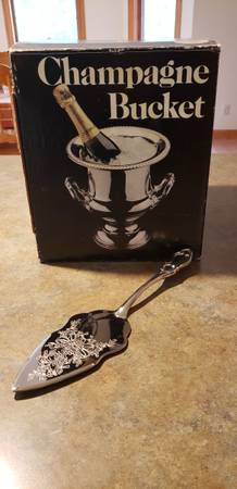 Silver Plated Wedding Cake Server & Champagne Bucket 1