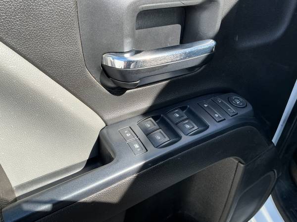 2017 Chevrolet K2500 - Photo 12