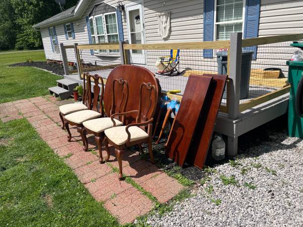 Beautiful solid wood dining set 1