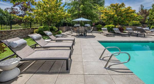 $2,443 / 2br - 1247ft2 - 2x2 With Washer/Dryer! Fireplace! AC/Heat Come See Now! (1299 NE Orenco Station Pkwy. Hillsboro Oregon 97124)64039057026818124