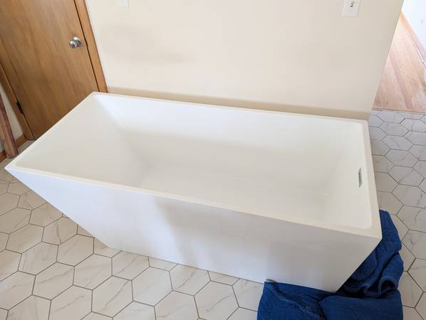 Rectangular White Acrylic Freestanding Soaking Tub 1