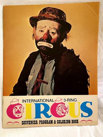 1970's Souvenir Brochure from the International 3 Ring Circus 1