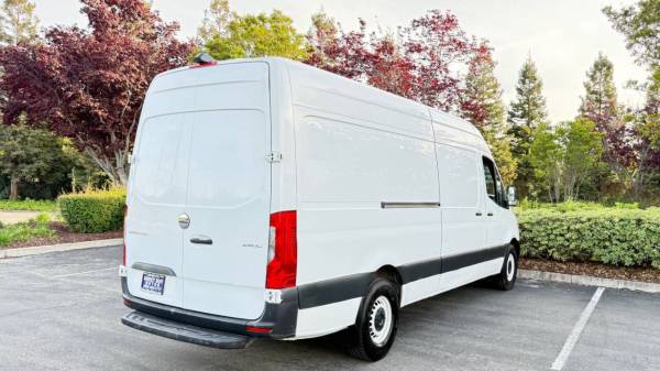 2021 Freightliner Sprinter - Photo 9