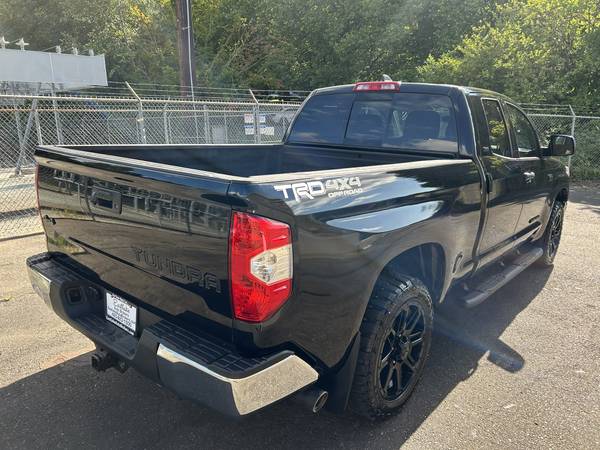 2020 Toyota Tundra Double Cab SR5 TRD 4WD --Clean title, 1owner, Nice- - $34,995 (kirkland)63613954231297124