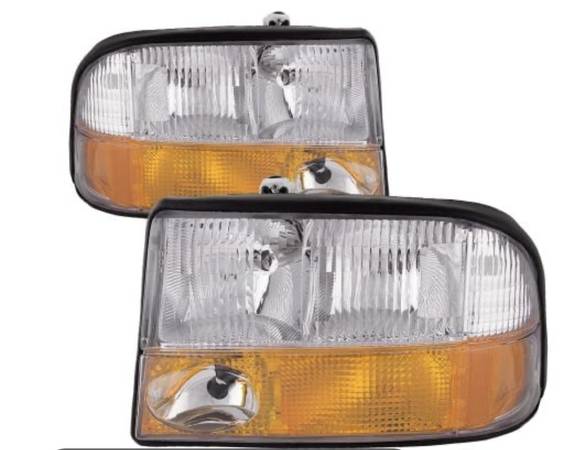 NEW Eagle Eyes Headlights Left and Right PAIR with Fog - 98-04 GMC Son 1