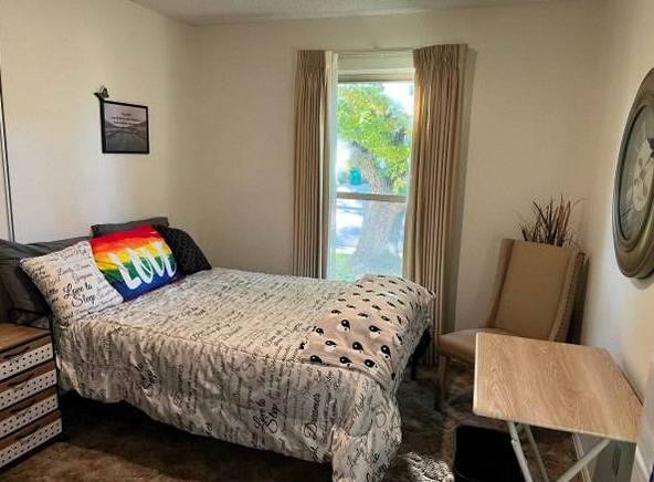Comfortable Private Room in Quiet Household - Port Richmond, New York 1