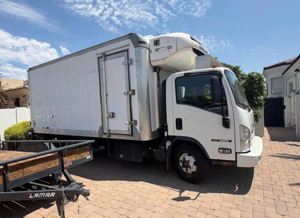 2017 Isuzu NRR Refrigerated
