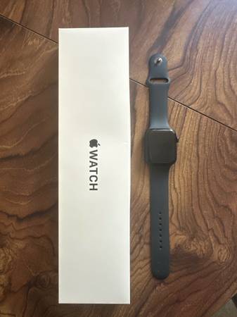 Apple Watch SE 2nd gen 1
