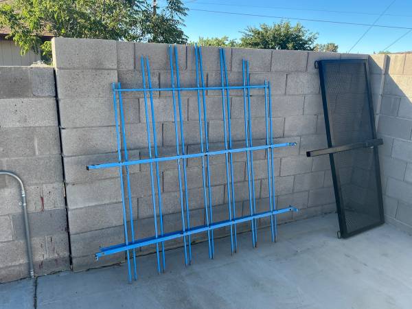 Two metal gates 1