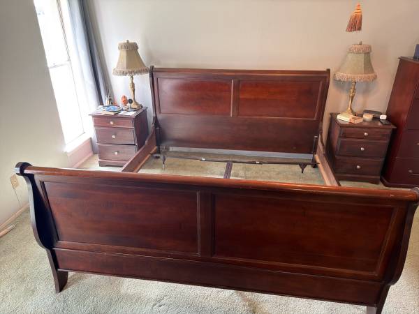 King Sleigh bed 1