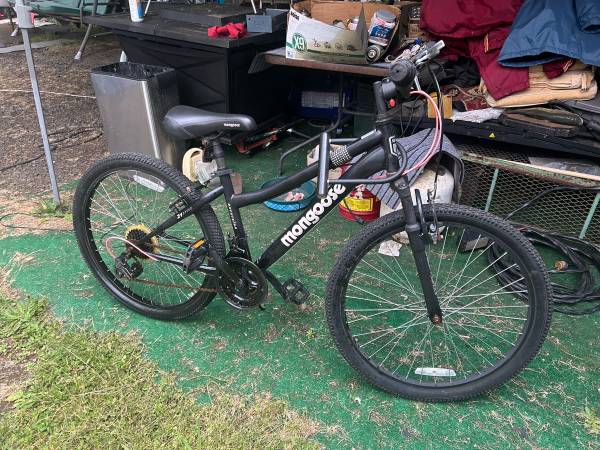 Really nice mongoose bike 1