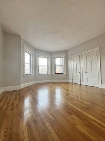 $2,900 / 2br - 650ft2 - Boylston St. junto a Trader Joe's. Soleado UN DORMITORIO SEPARADO. Aire acondicionado central. (Back Bay)63828337127041121